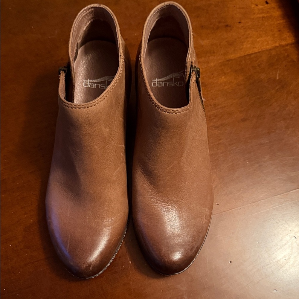 Dansko women’s Tan Leather boot